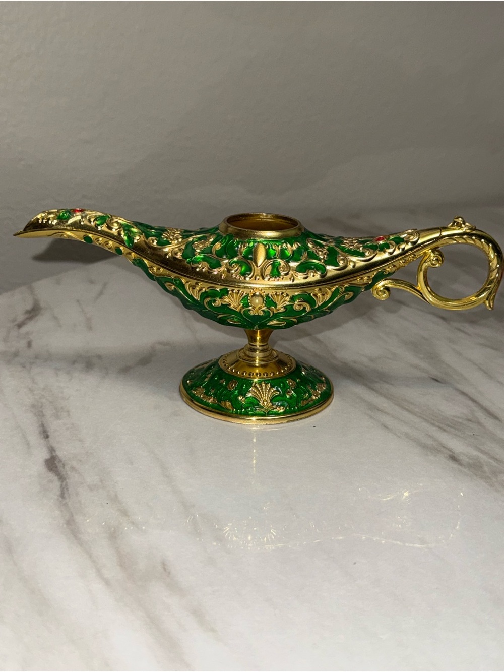 Gold green oil Genie lamp